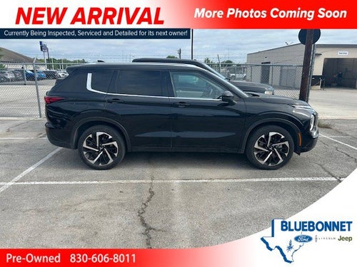 2024 Mitsubishi Outlander Base