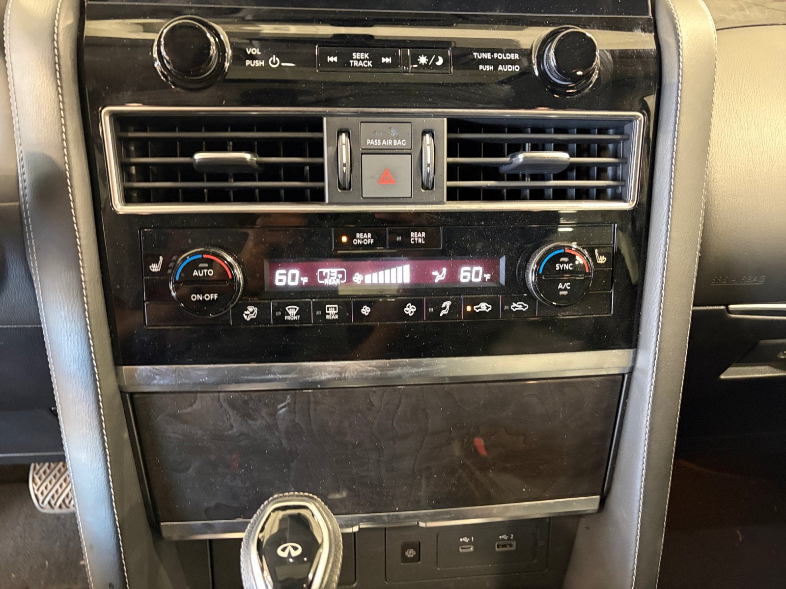 2022 INFINITI QX80 LUXE