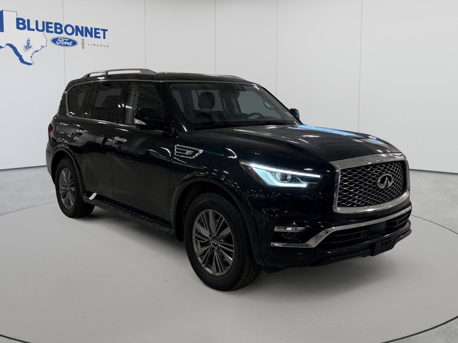 2022 INFINITI QX80 LUXE
