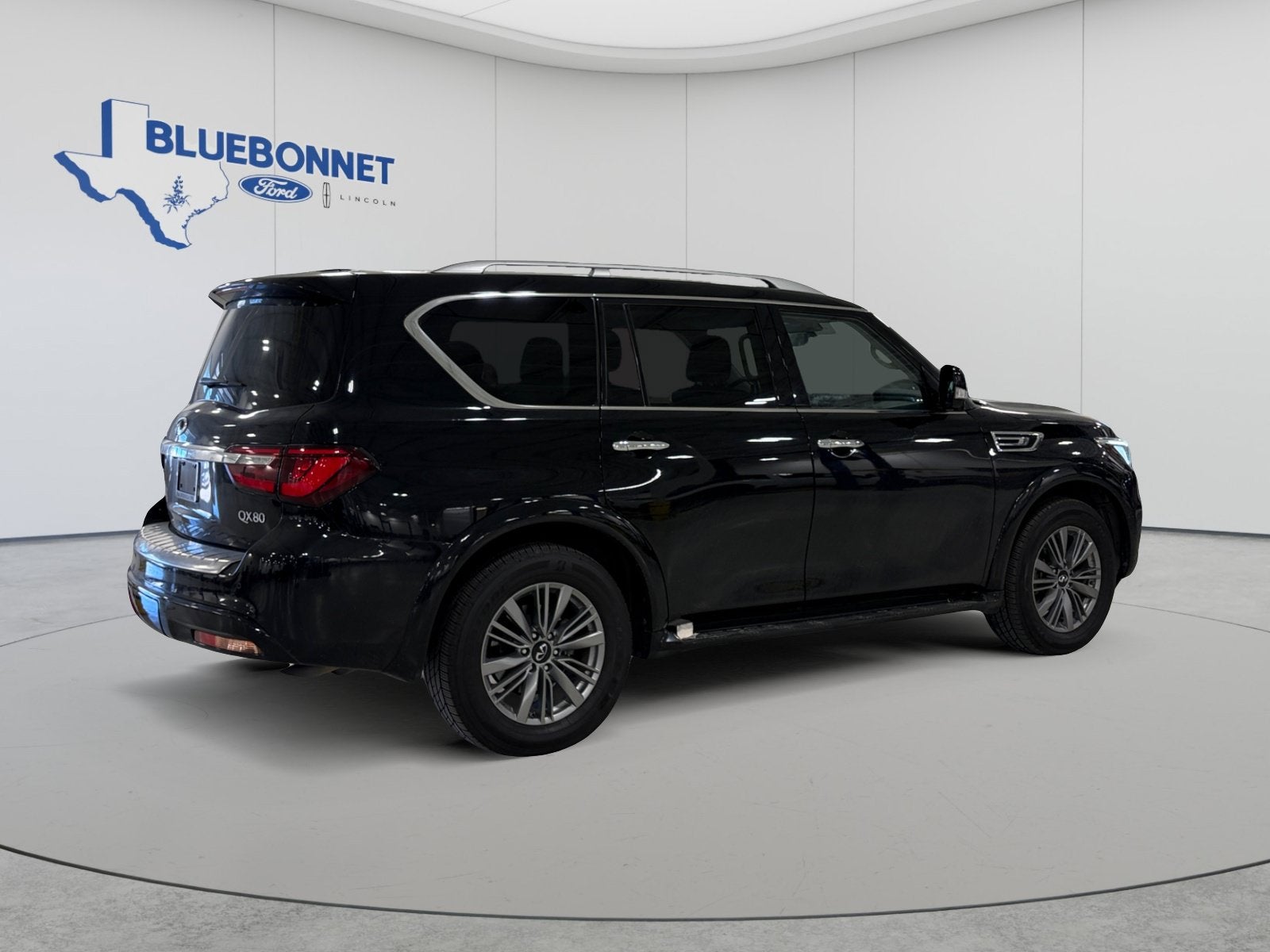 2022 INFINITI QX80 LUXE