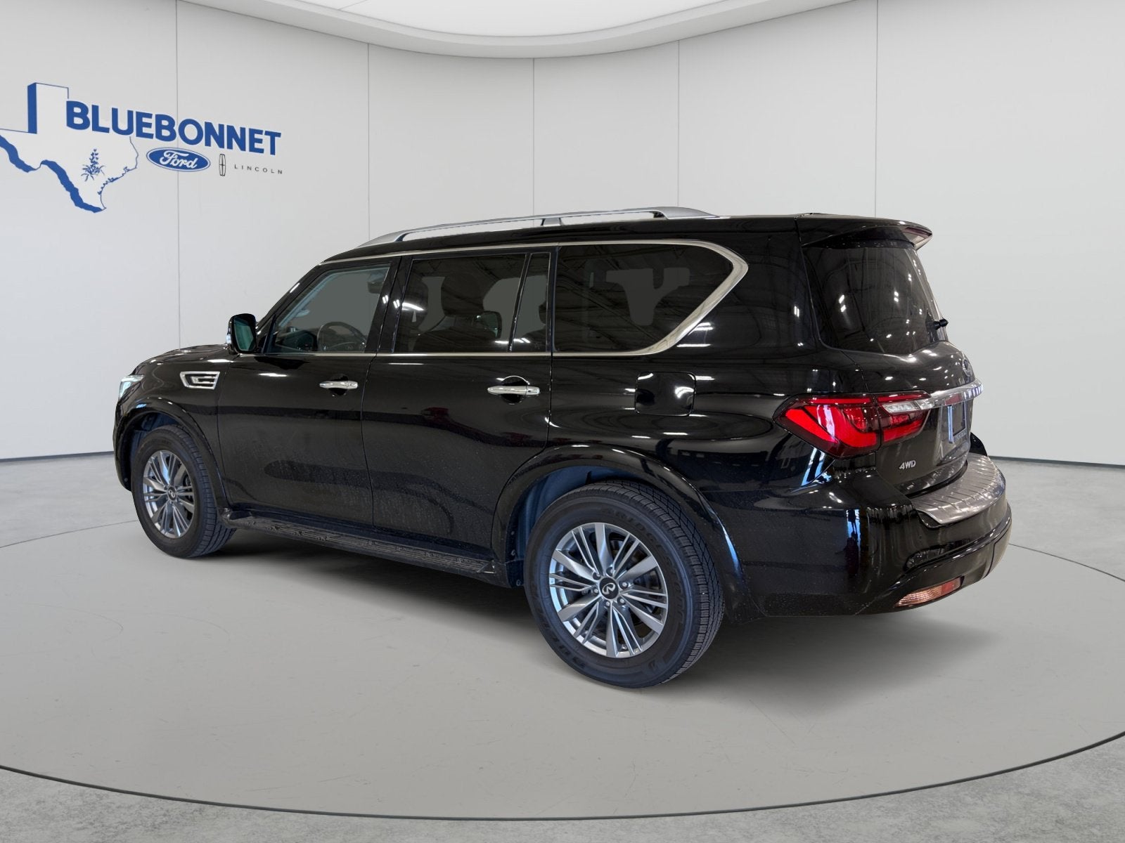 2022 INFINITI QX80 LUXE