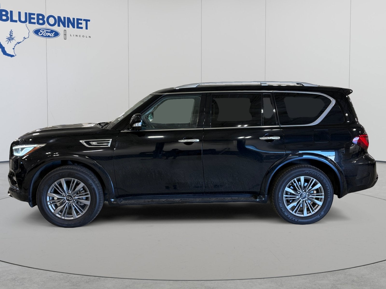 2022 INFINITI QX80 LUXE