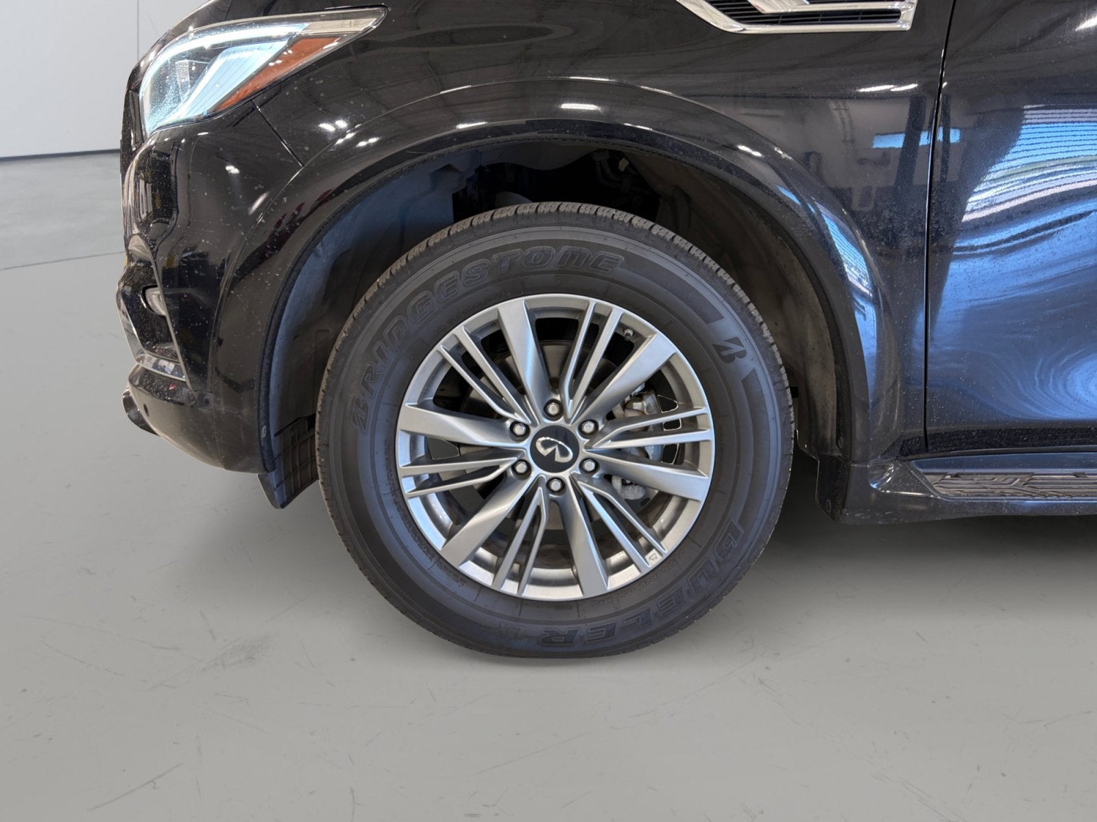2022 INFINITI QX80 LUXE