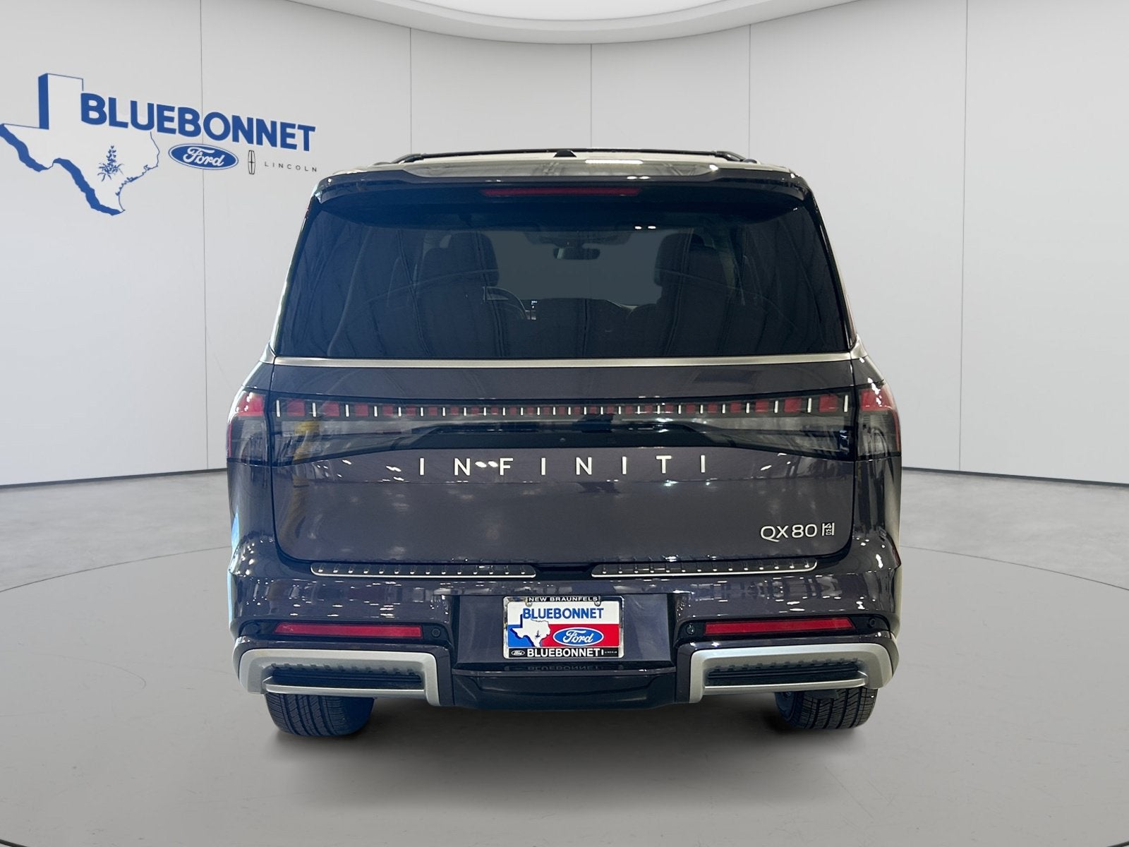 2026 INFINITI QX80 LUXE
