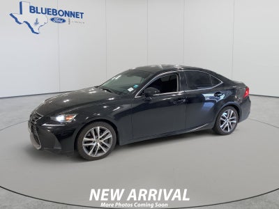 2019 Lexus IS Base
