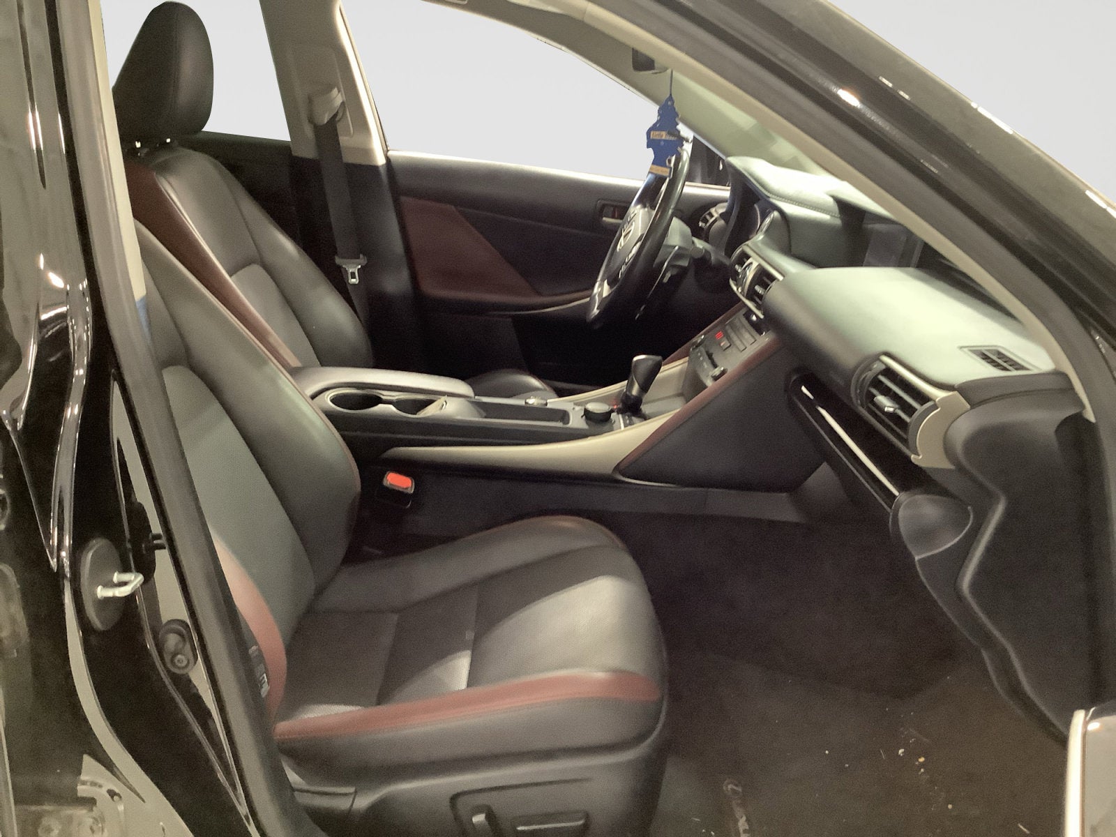 2019 Lexus IS Base