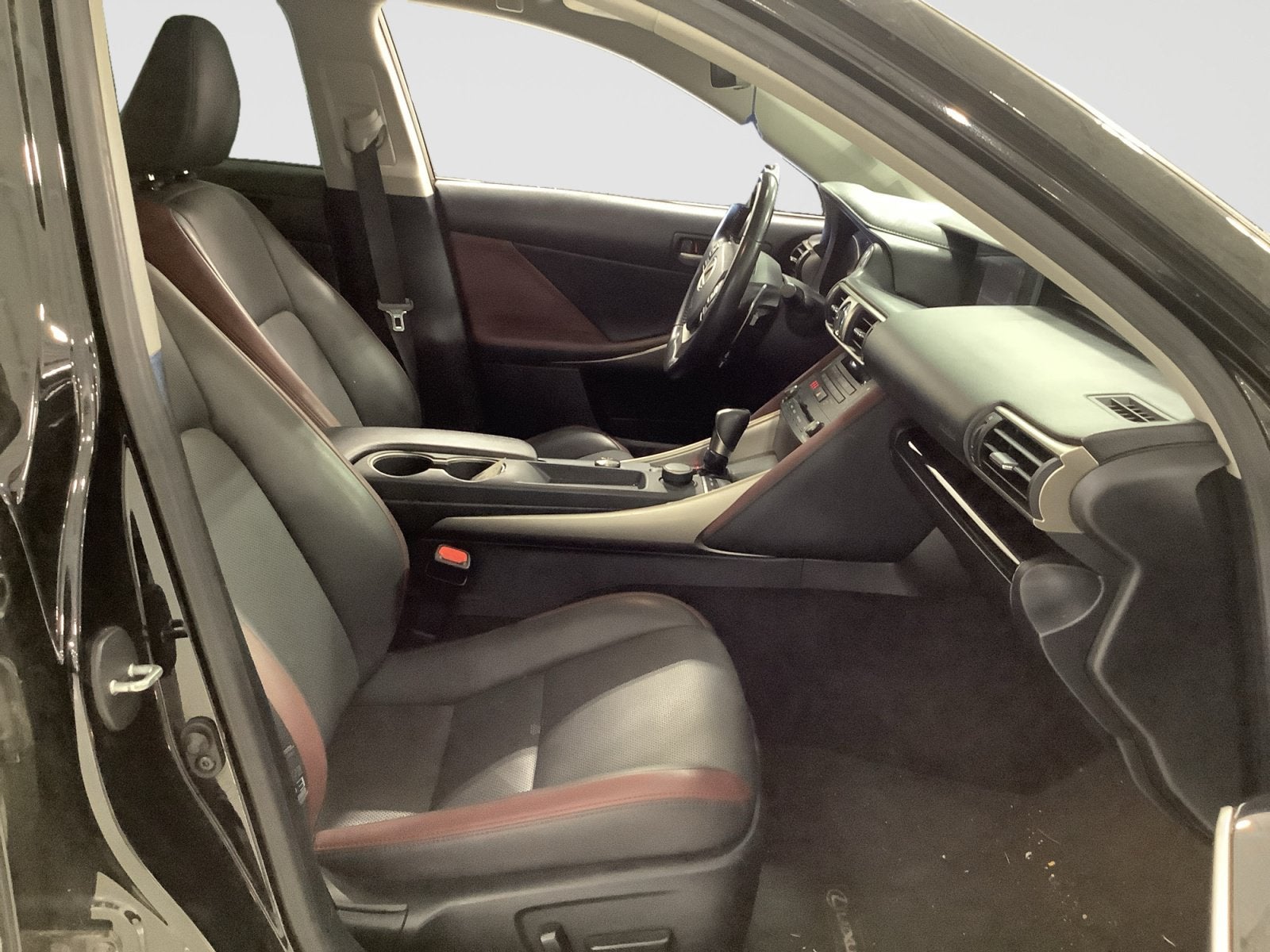 2019 Lexus IS Base