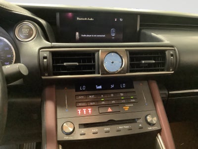 2019 Lexus IS Base