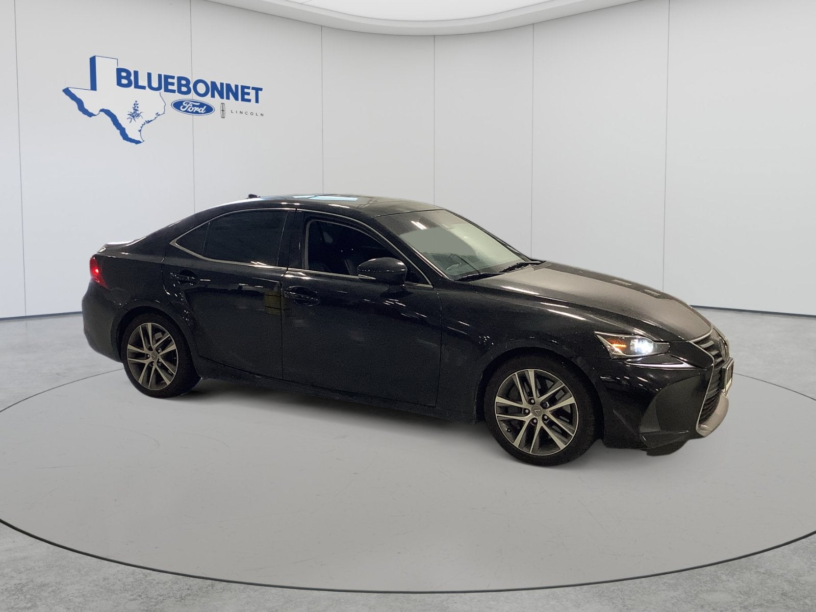2019 Lexus IS Base