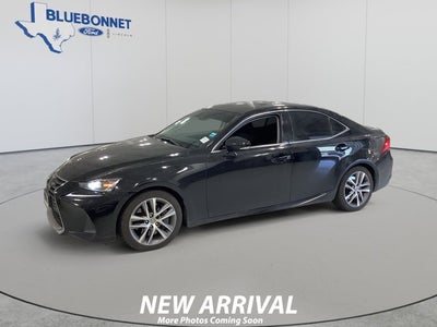2019 Lexus IS Base