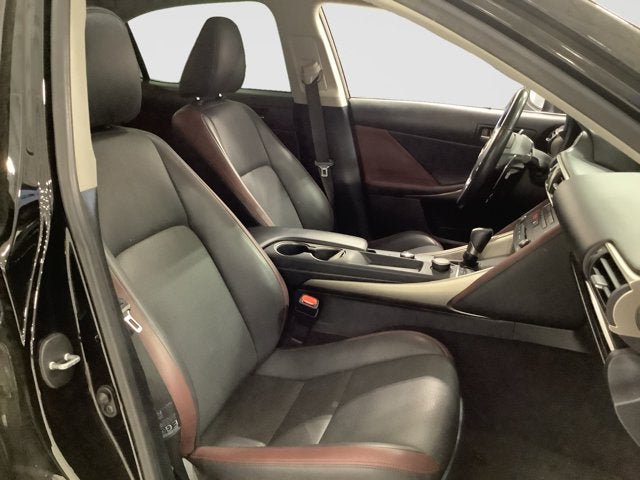 2019 Lexus IS Base