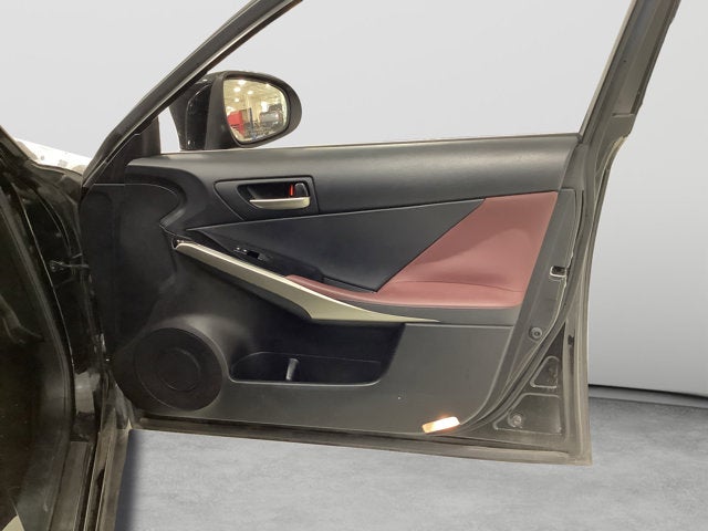 2019 Lexus IS Base