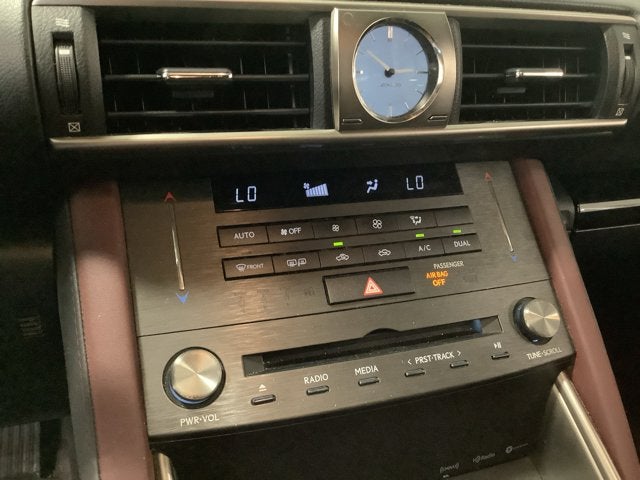 2019 Lexus IS Base