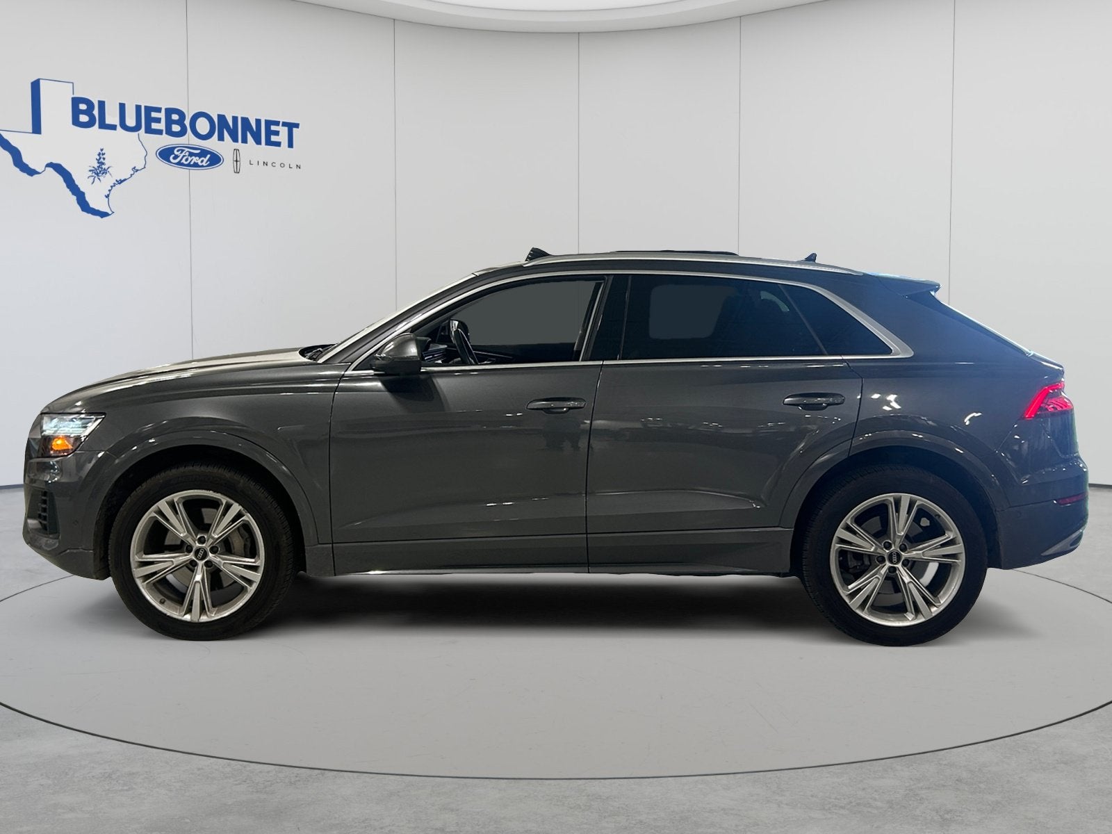 2022 Audi Q8 Premium Plus
