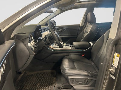 2022 Audi Q8 Premium Plus