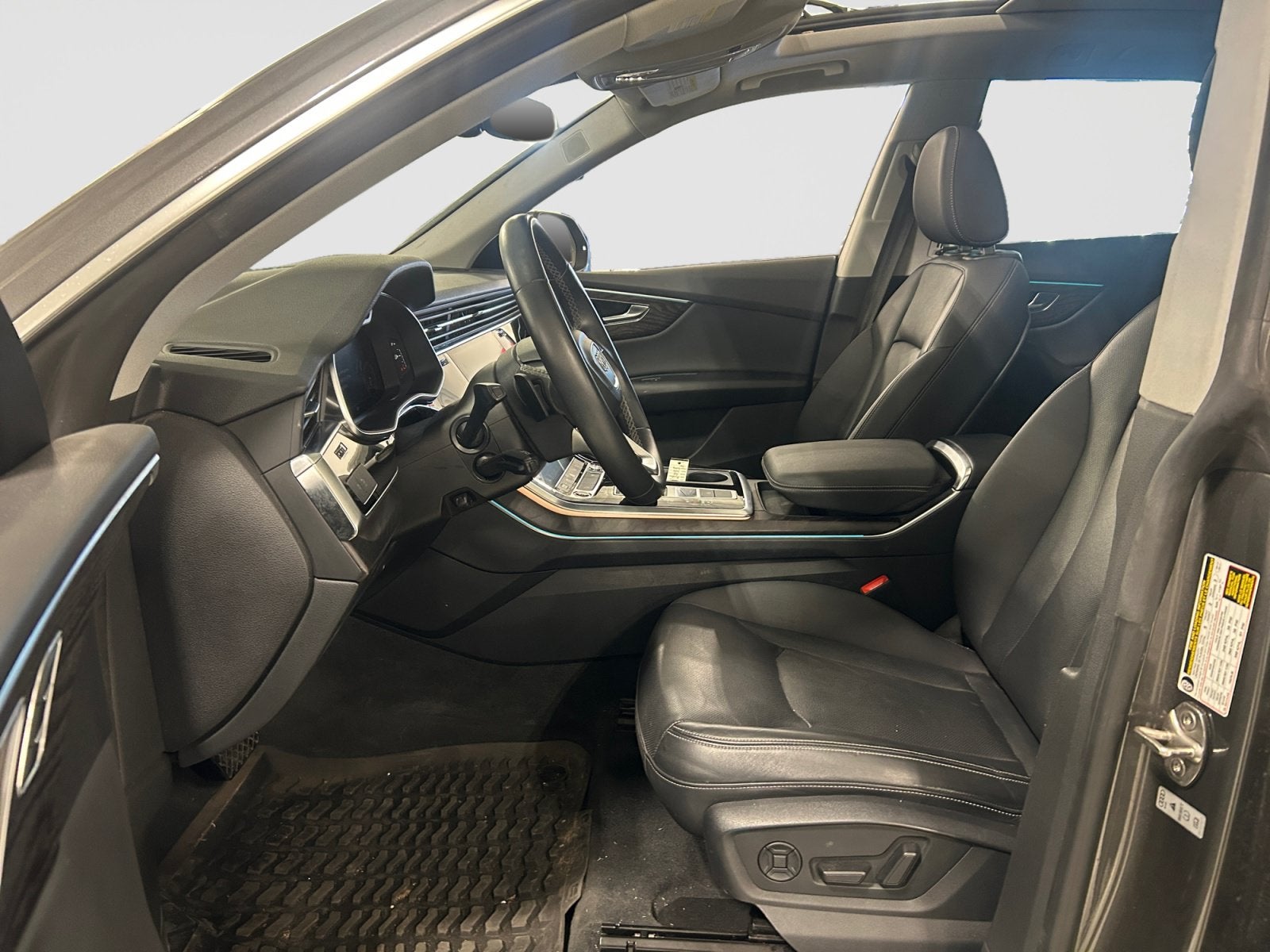 2022 Audi Q8 Premium Plus