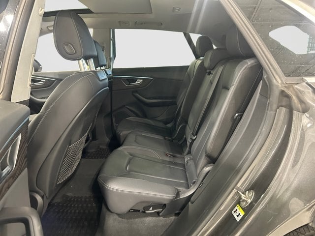 2022 Audi Q8 Premium Plus