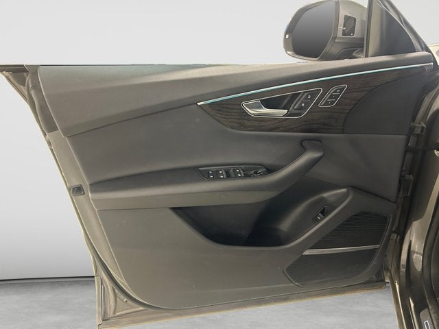 2022 Audi Q8 Premium Plus
