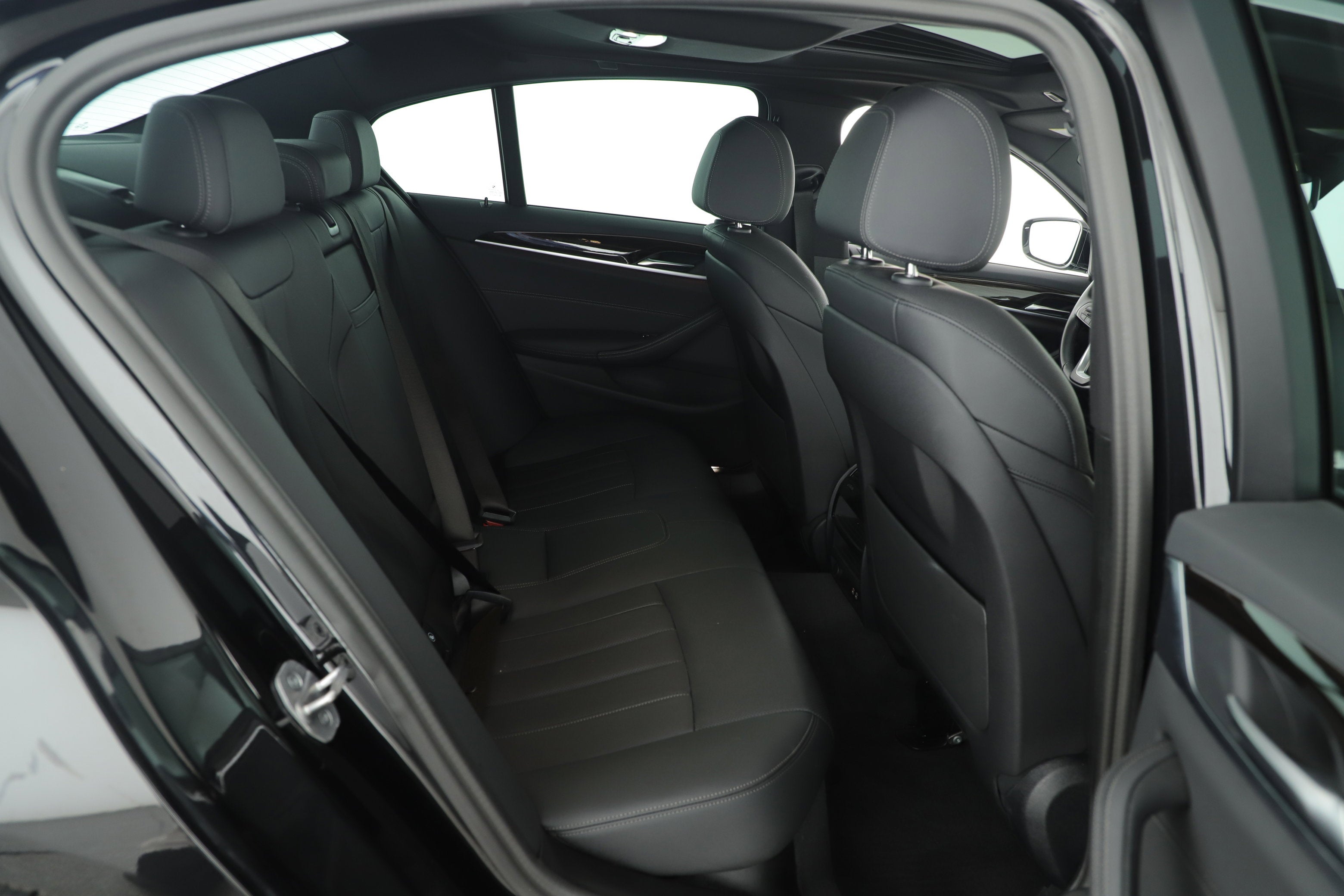 2023 BMW 5 Series 530i