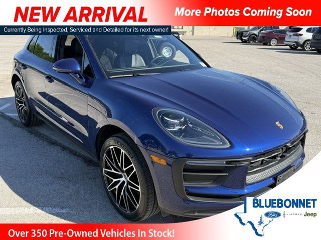 2025 Porsche Macan Base