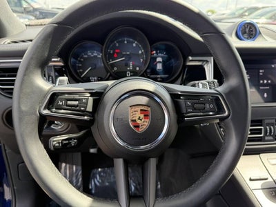 2025 Porsche Macan Base