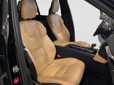 2017 Volvo XC90 Momentum