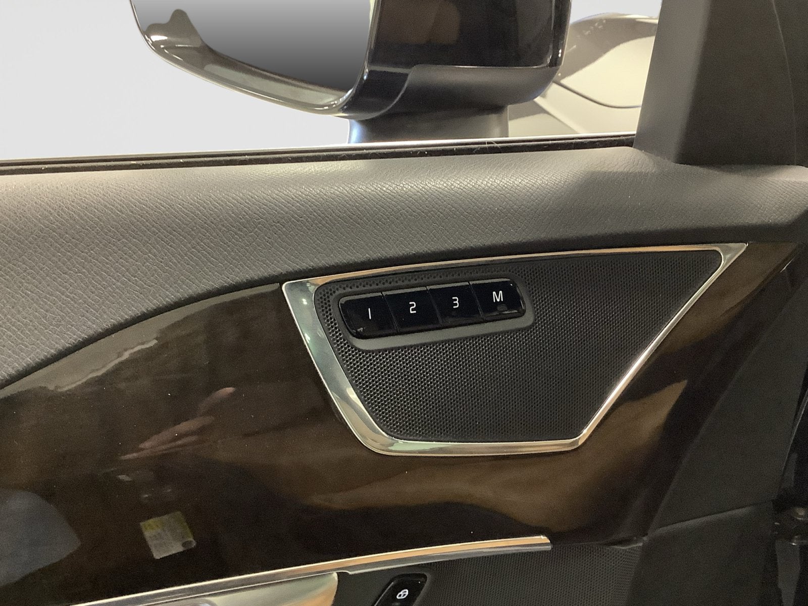 2017 Volvo XC90 Momentum