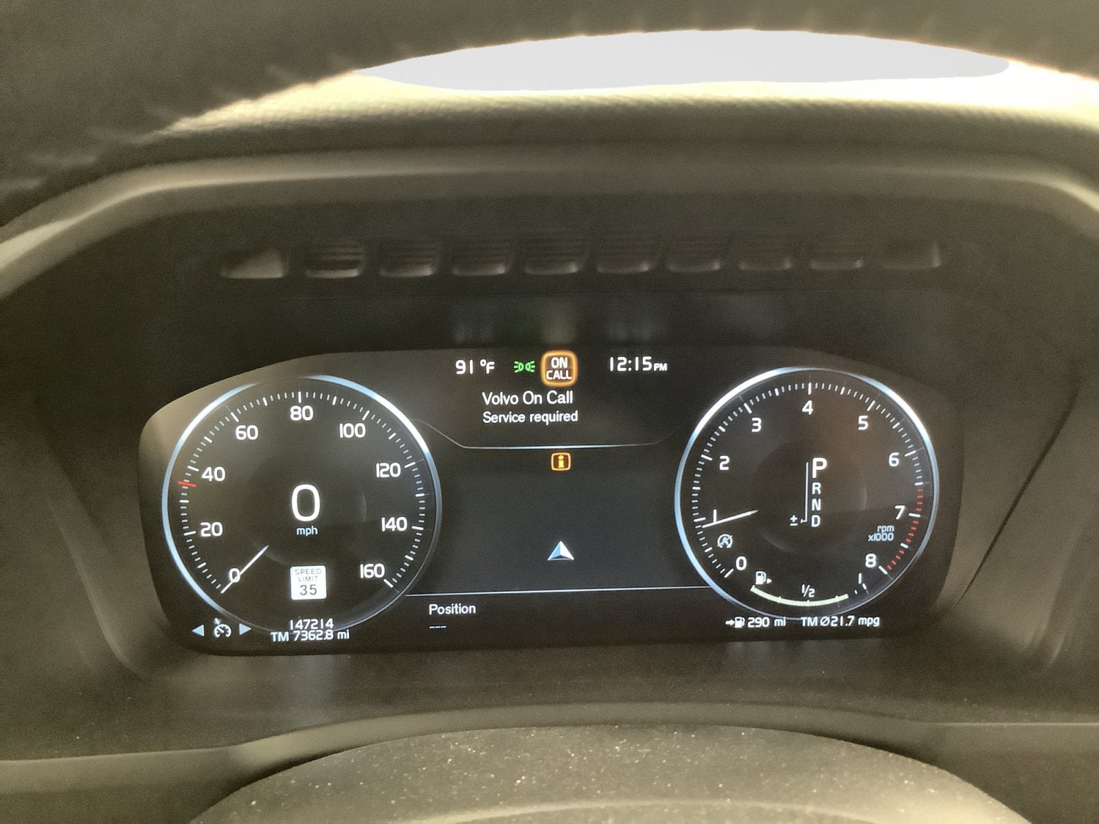2017 Volvo XC90 Momentum
