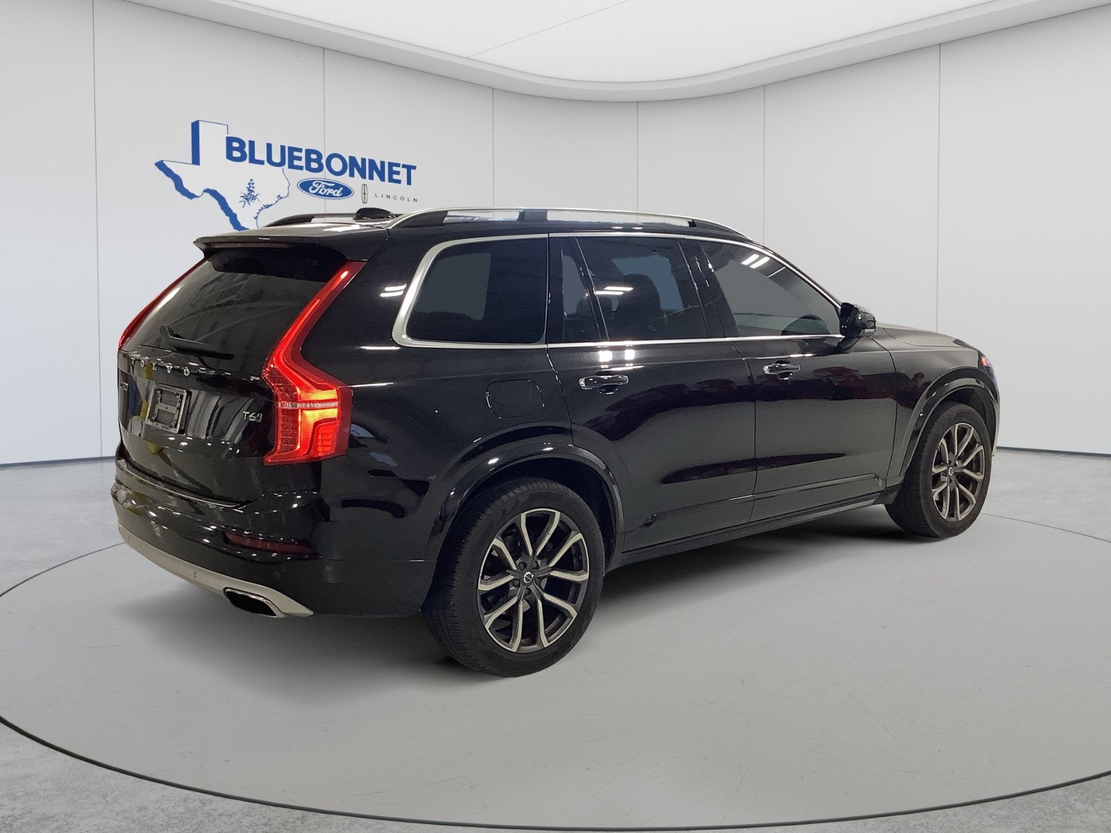 2017 Volvo XC90 Momentum