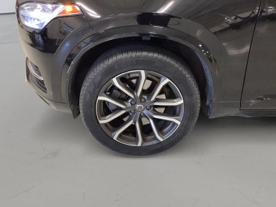 2017 Volvo XC90 Momentum