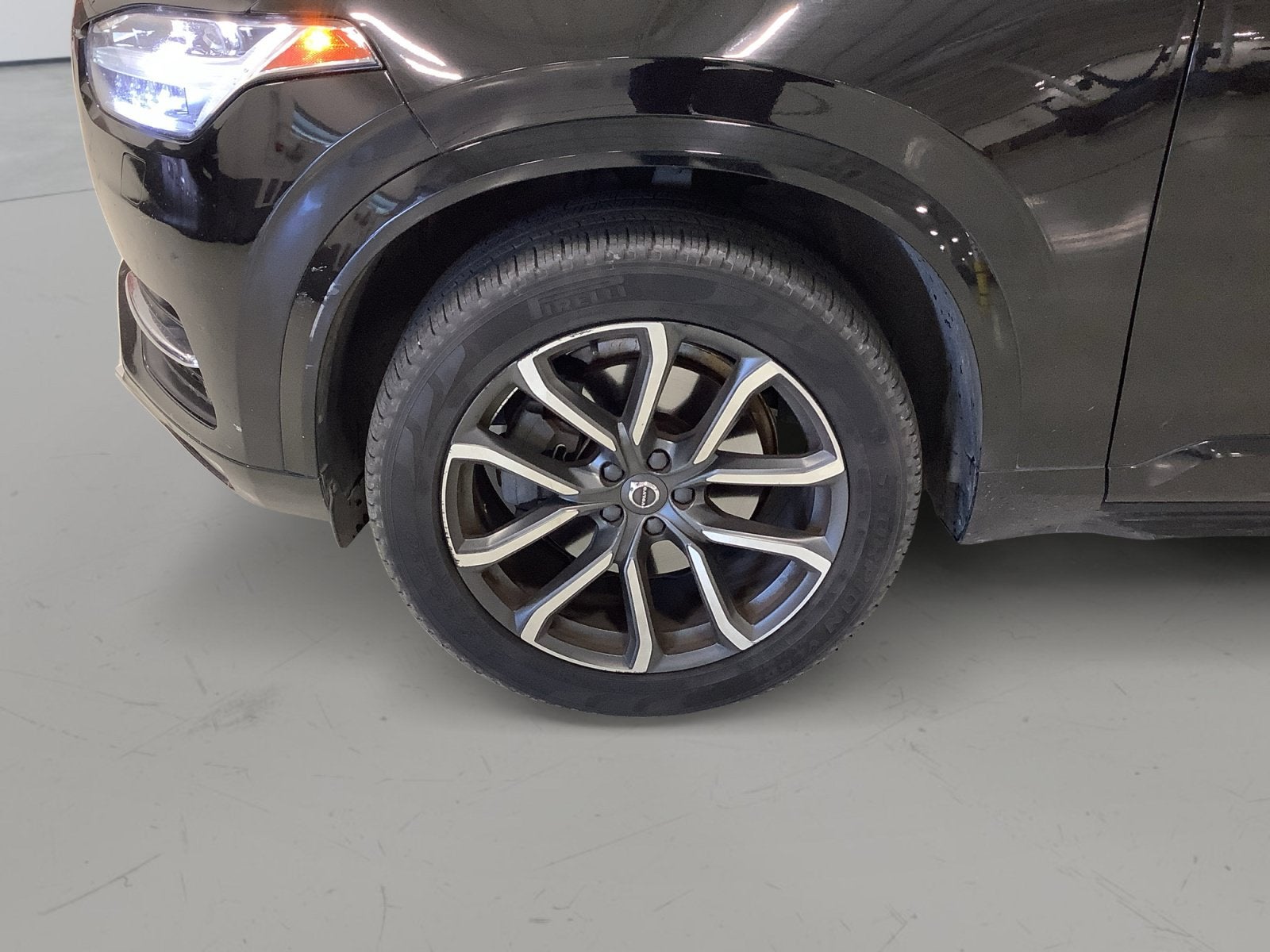 2017 Volvo XC90 Momentum