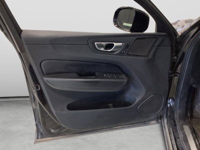 2024 Volvo XC60 Plus Dark Theme