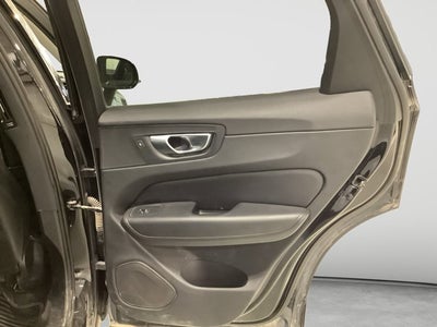 2024 Volvo XC60 Plus Dark Theme