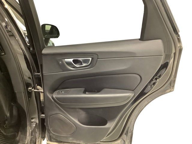 2024 Volvo XC60 Plus Dark Theme