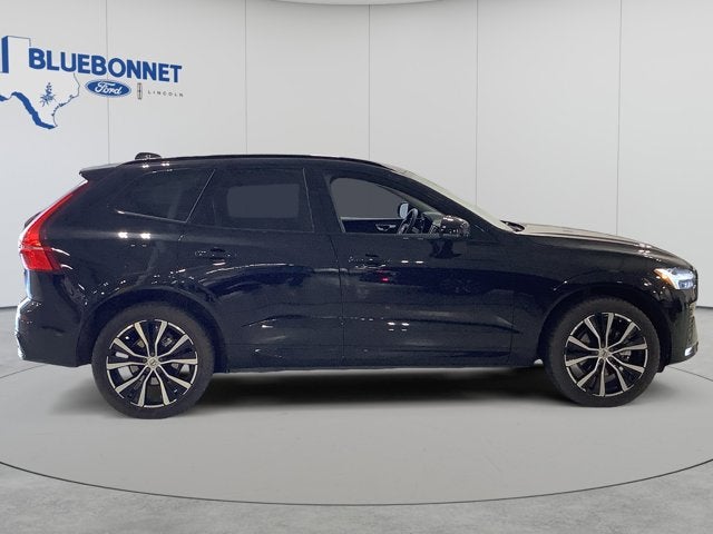 2024 Volvo XC60 Plus Dark Theme