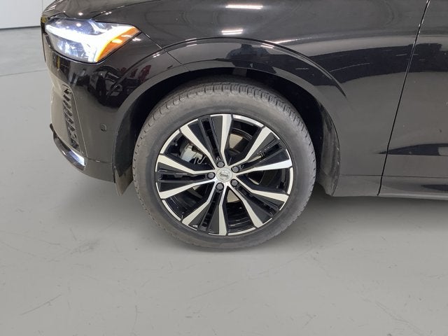 2024 Volvo XC60 Plus Dark Theme