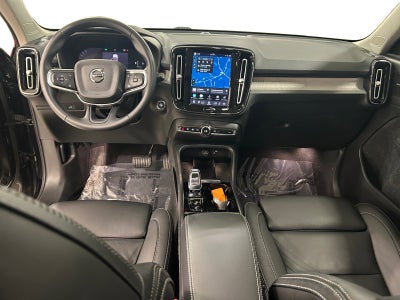 2023 Volvo XC40 Ultimate Bright Theme