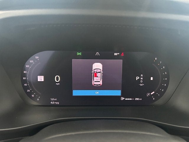 2023 Volvo XC40 Ultimate Bright Theme