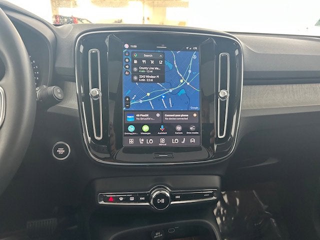 2023 Volvo XC40 Ultimate Bright Theme