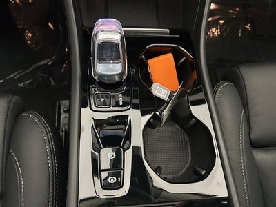 2023 Volvo XC40 Ultimate Bright Theme