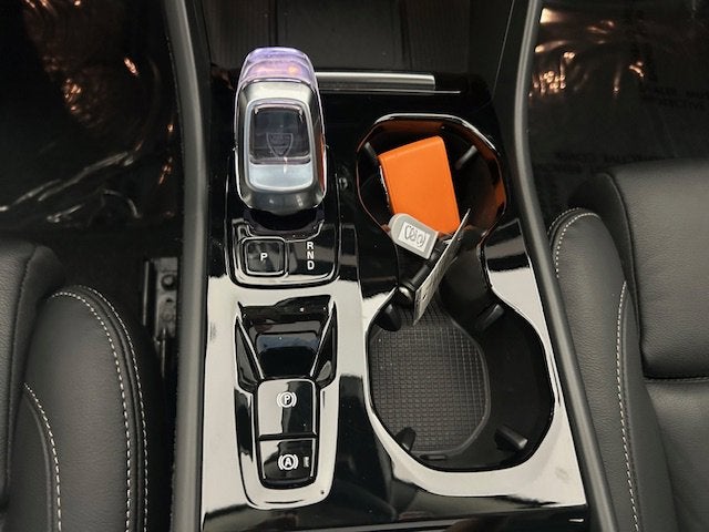 2023 Volvo XC40 Ultimate Bright Theme