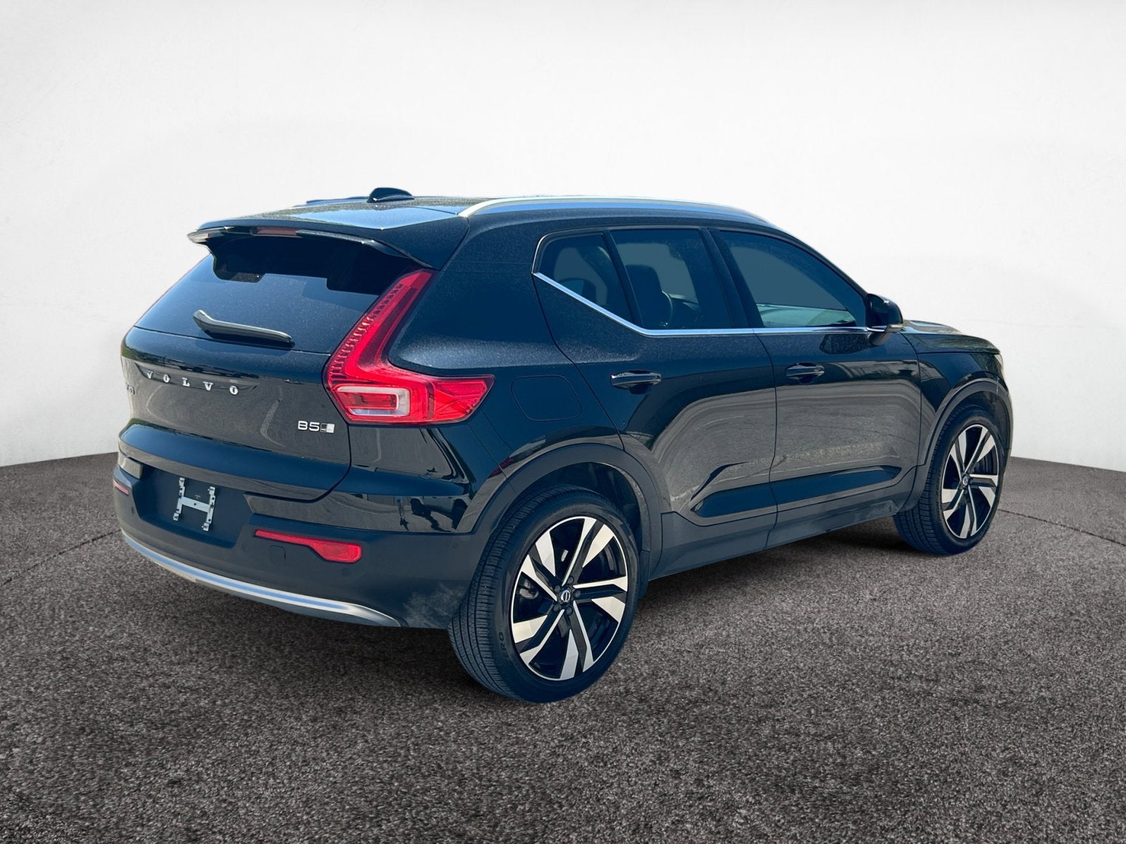 2023 Volvo XC40 Ultimate Bright Theme