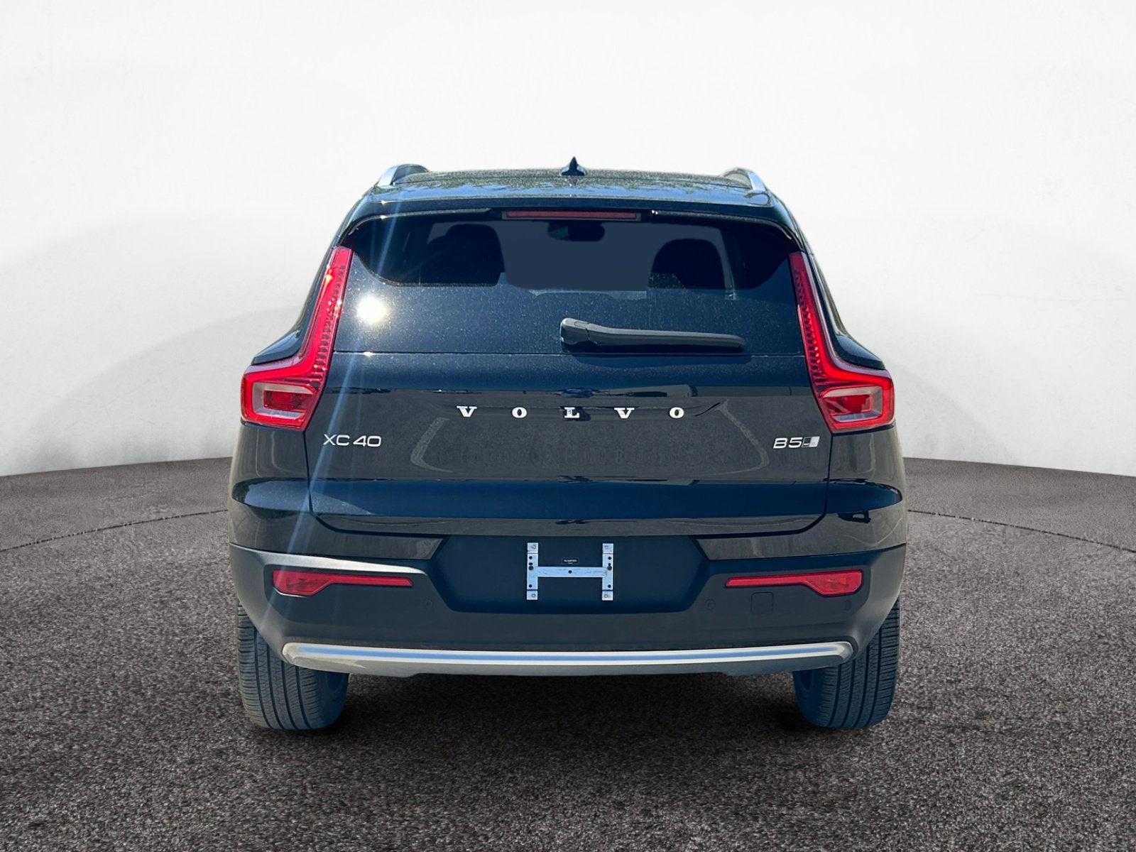 2023 Volvo XC40 Ultimate Bright Theme