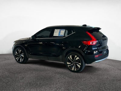 2023 Volvo XC40 Ultimate Bright Theme