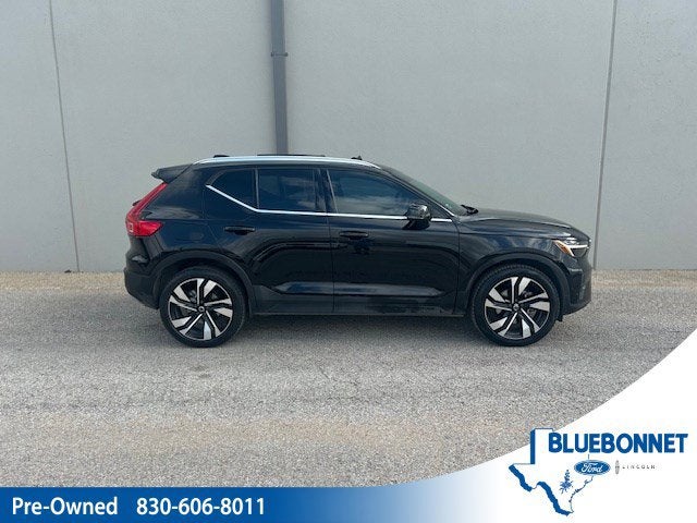 2023 Volvo XC40 Ultimate Bright Theme