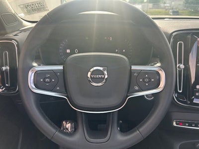 2023 Volvo XC40 Ultimate Bright Theme