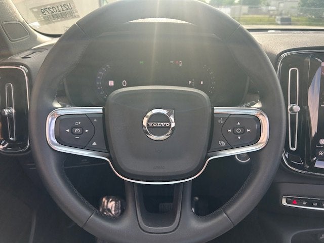 2023 Volvo XC40 Ultimate Bright Theme