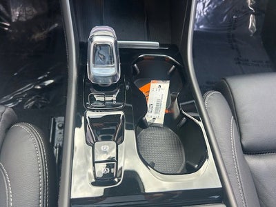 2023 Volvo XC40 Ultimate Bright Theme