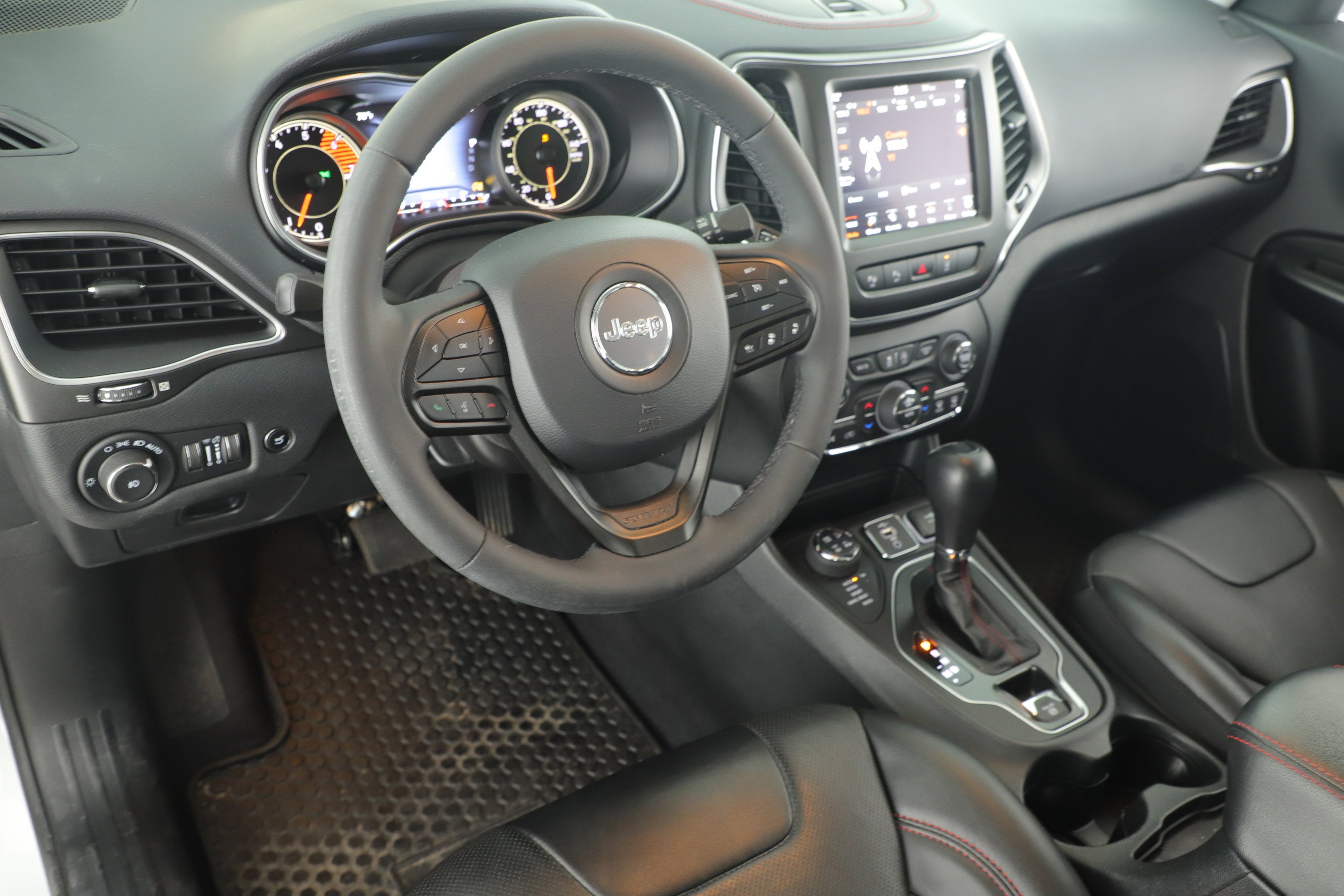 2023 Jeep Cherokee Trailhawk 4x4