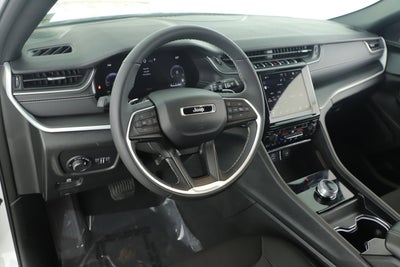 2024 Jeep Grand Cherokee Laredo 4x2